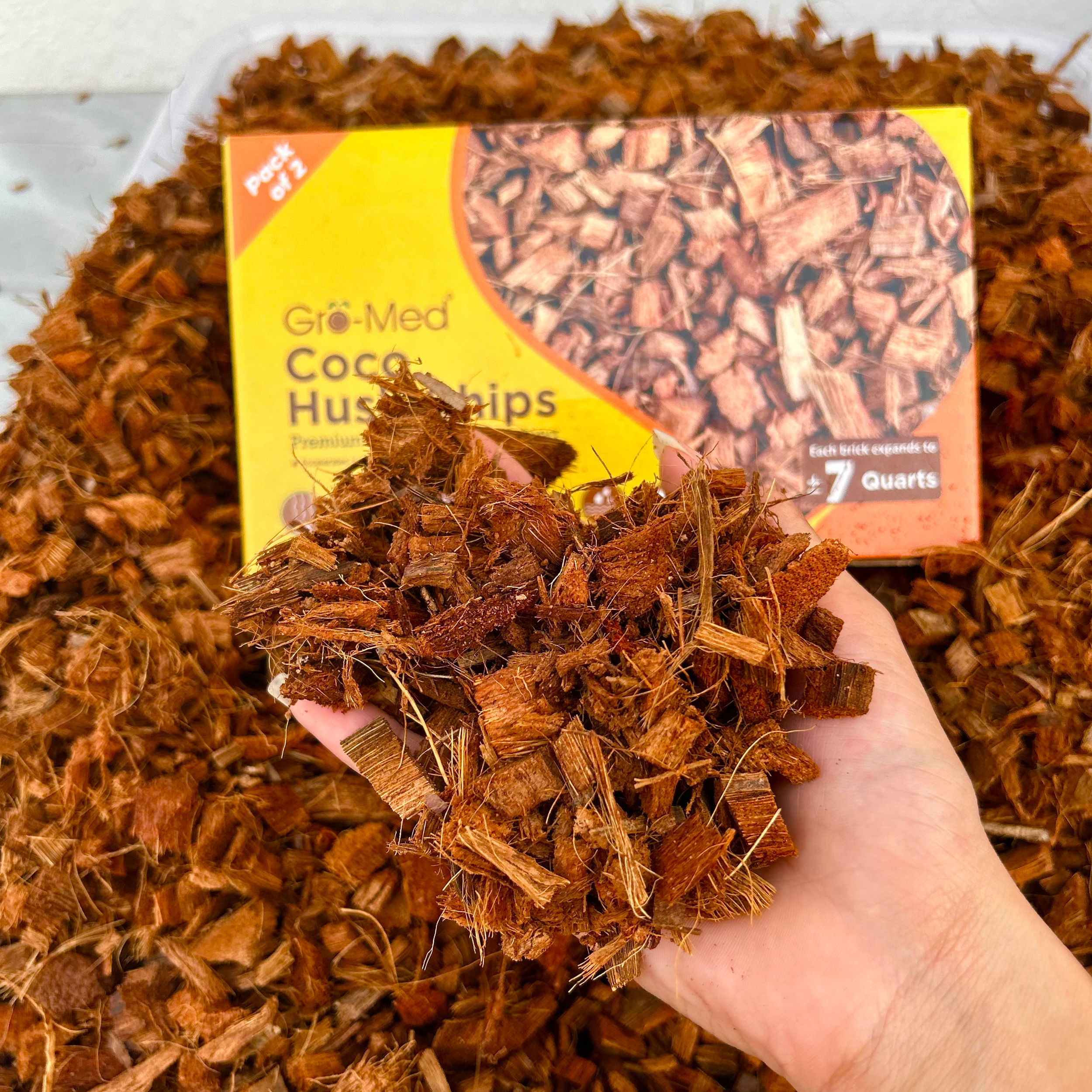 Coco husk chips for mulching